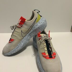 Nike Men's Beige and Red Athletic Shoes